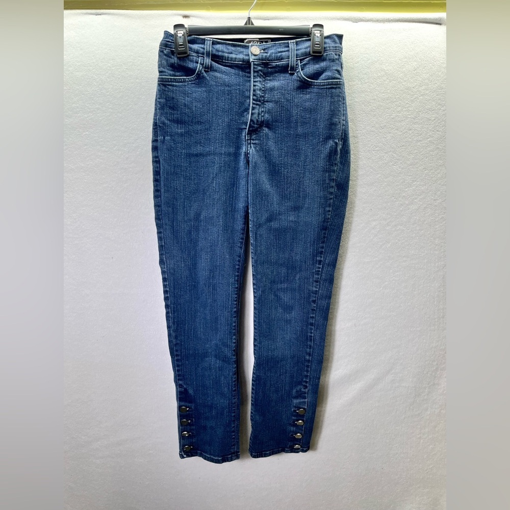 NYDJ Marilyn Straight Jeans Womens 8 Blue Denim Stretch Button legs Cute 2569‎